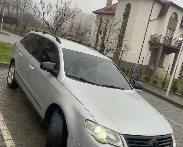 Сірий Фольксваген Пассат, об'ємом двигуна 2 л та пробігом 330 тис. км за 4100 $, фото 7 на Automoto.ua