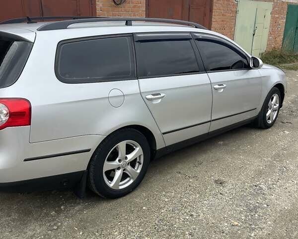 Серый Фольксваген Пассат, объемом двигателя 1.6 л и пробегом 275 тыс. км за 5600 $, фото 15 на Automoto.ua