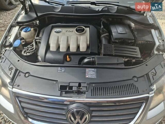 Сірий Фольксваген Пассат, об'ємом двигуна 1.9 л та пробігом 344 тис. км за 4500 $, фото 9 на Automoto.ua