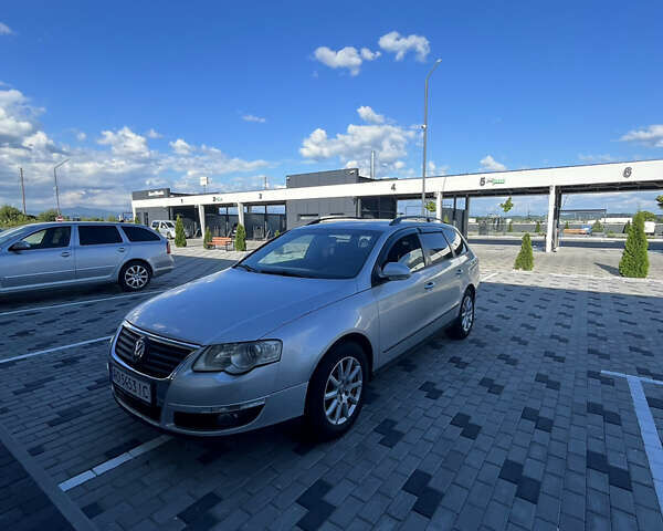 Серый Фольксваген Пассат, объемом двигателя 1.9 л и пробегом 300 тыс. км за 5000 $, фото 1 на Automoto.ua