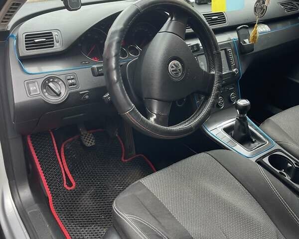 Серый Фольксваген Пассат, объемом двигателя 1.6 л и пробегом 275 тыс. км за 5600 $, фото 8 на Automoto.ua