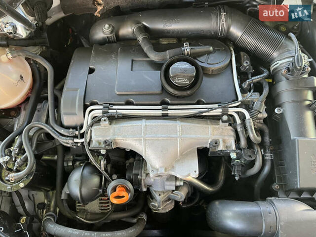 Серый Фольксваген Пассат, объемом двигателя 1.97 л и пробегом 362 тыс. км за 5700 $, фото 7 на Automoto.ua