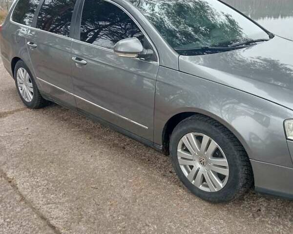 Серый Фольксваген Пассат, объемом двигателя 1.97 л и пробегом 280 тыс. км за 5600 $, фото 4 на Automoto.ua