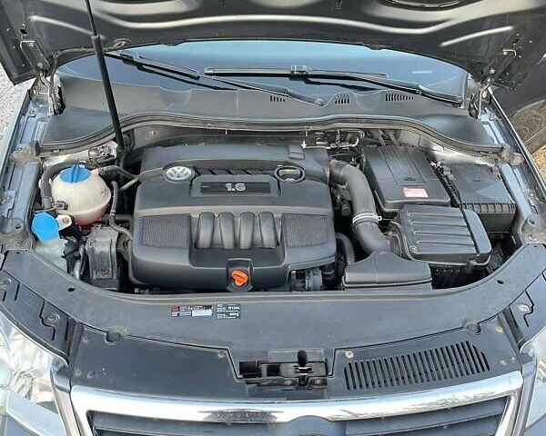 Серый Фольксваген Пассат, объемом двигателя 1.6 л и пробегом 232 тыс. км за 6499 $, фото 18 на Automoto.ua