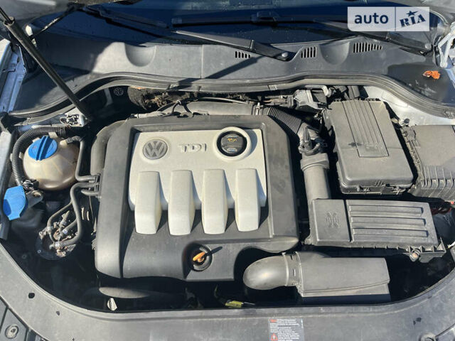 Серый Фольксваген Пассат, объемом двигателя 1.9 л и пробегом 300 тыс. км за 5000 $, фото 15 на Automoto.ua