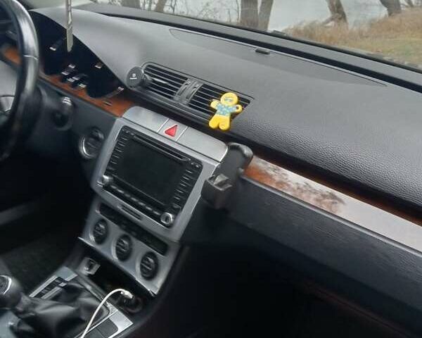 Серый Фольксваген Пассат, объемом двигателя 1.97 л и пробегом 280 тыс. км за 5600 $, фото 8 на Automoto.ua