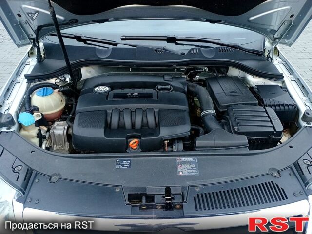 Серый Фольксваген Пассат, объемом двигателя 1.6 л и пробегом 247 тыс. км за 5750 $, фото 13 на Automoto.ua