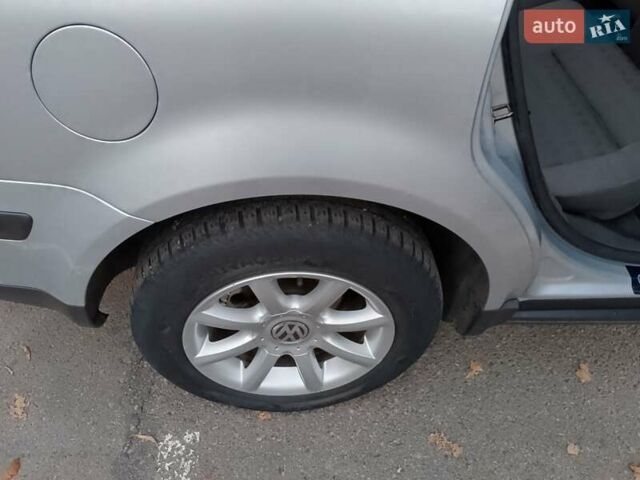 Серый Фольксваген Пассат, объемом двигателя 1.6 л и пробегом 166 тыс. км за 6300 $, фото 2 на Automoto.ua