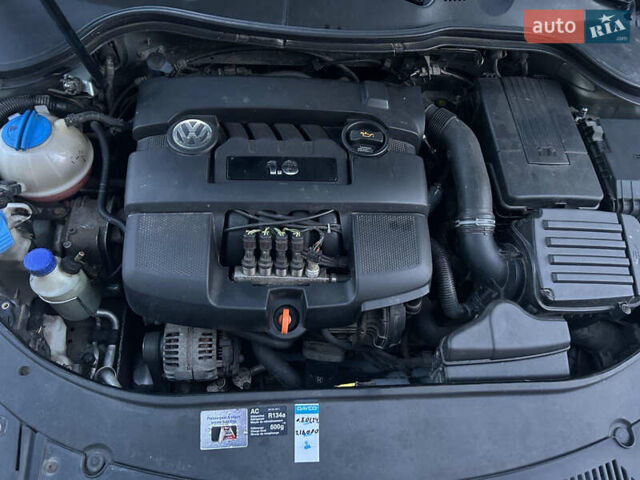 Серый Фольксваген Пассат, объемом двигателя 1.6 л и пробегом 222 тыс. км за 5550 $, фото 23 на Automoto.ua