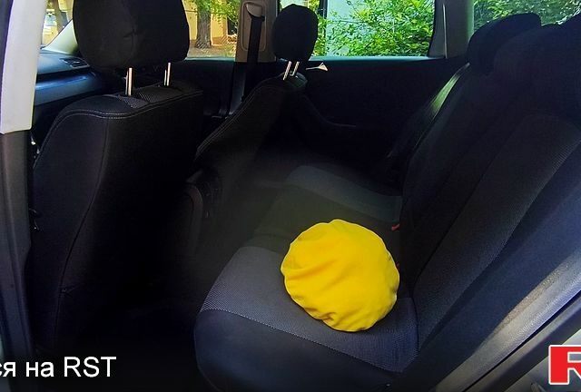 Серый Фольксваген Пассат, объемом двигателя 2 л и пробегом 267 тыс. км за 5000 $, фото 8 на Automoto.ua