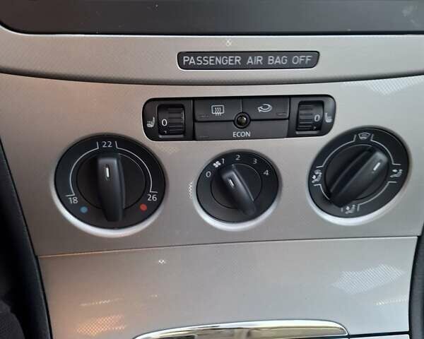 Серый Фольксваген Пассат, объемом двигателя 1.6 л и пробегом 72 тыс. км за 6900 $, фото 54 на Automoto.ua