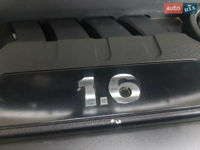 Серый Фольксваген Пассат, объемом двигателя 1.6 л и пробегом 210 тыс. км за 4995 $, фото 87 на Automoto.ua