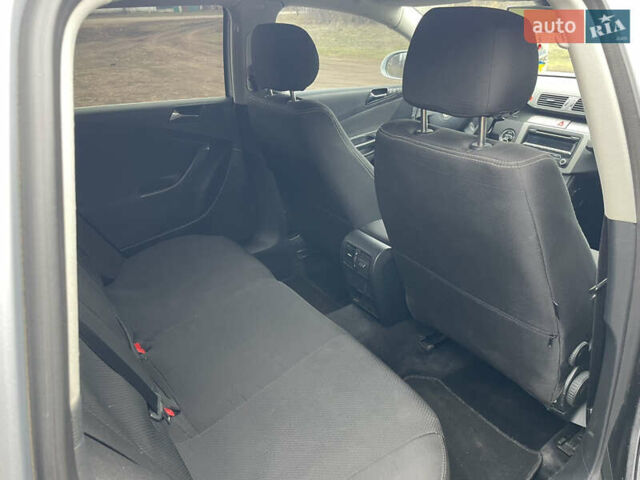 Серый Фольксваген Пассат, объемом двигателя 1.97 л и пробегом 265 тыс. км за 6500 $, фото 10 на Automoto.ua