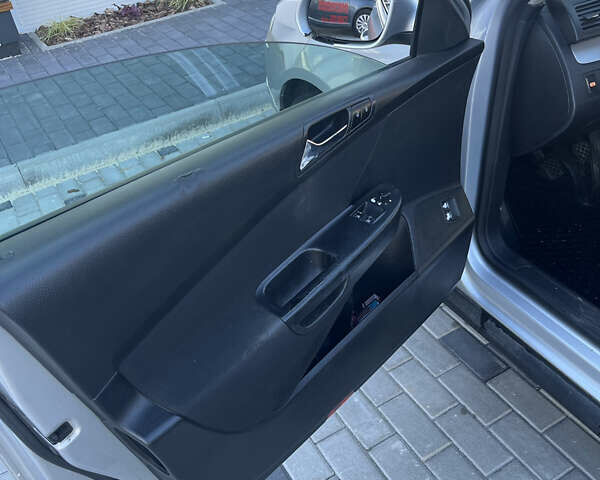 Серый Фольксваген Пассат, объемом двигателя 1.9 л и пробегом 300 тыс. км за 5000 $, фото 7 на Automoto.ua