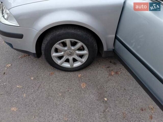 Серый Фольксваген Пассат, объемом двигателя 1.6 л и пробегом 166 тыс. км за 6300 $, фото 7 на Automoto.ua