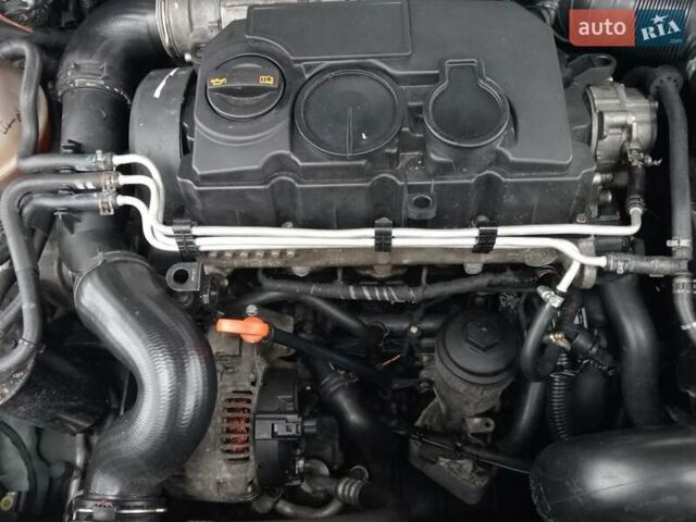 Серый Фольксваген Пассат, объемом двигателя 1.97 л и пробегом 280 тыс. км за 5600 $, фото 16 на Automoto.ua