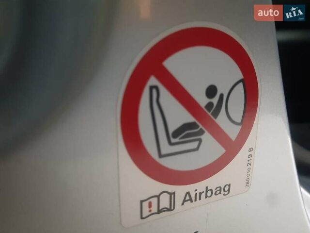 Серый Фольксваген Пассат, объемом двигателя 1.6 л и пробегом 210 тыс. км за 4995 $, фото 75 на Automoto.ua