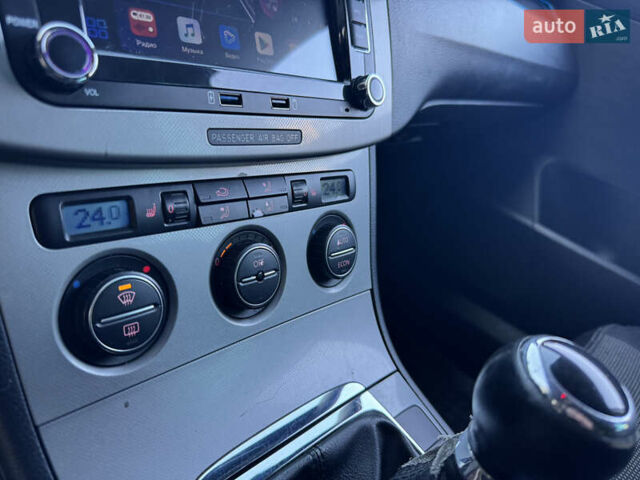 Сірий Фольксваген Пассат, об'ємом двигуна 2 л та пробігом 267 тис. км за 4500 $, фото 14 на Automoto.ua