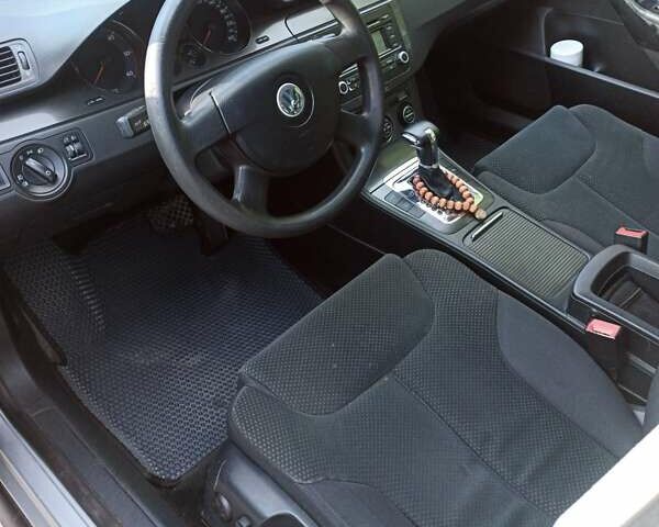 Серый Фольксваген Пассат, объемом двигателя 1.97 л и пробегом 380 тыс. км за 5500 $, фото 5 на Automoto.ua