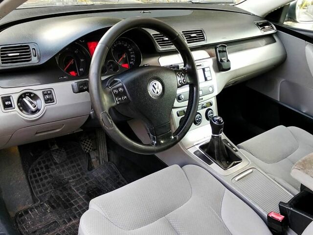 Серый Фольксваген Пассат, объемом двигателя 2 л и пробегом 0 тыс. км за 4400 $, фото 5 на Automoto.ua