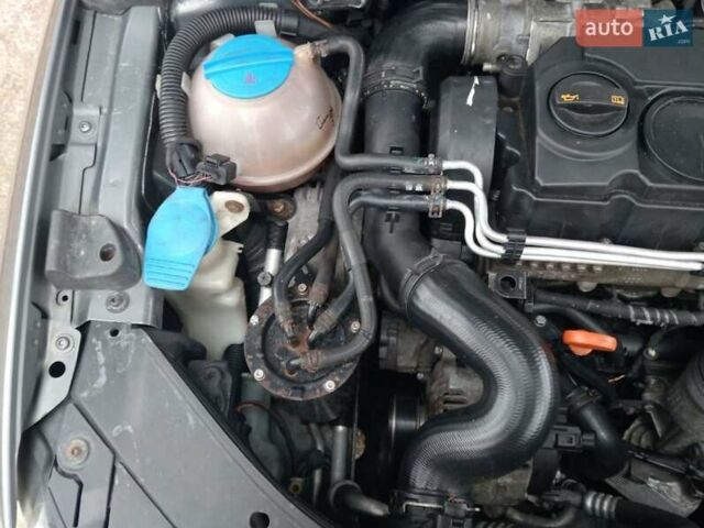 Серый Фольксваген Пассат, объемом двигателя 1.97 л и пробегом 280 тыс. км за 5600 $, фото 18 на Automoto.ua