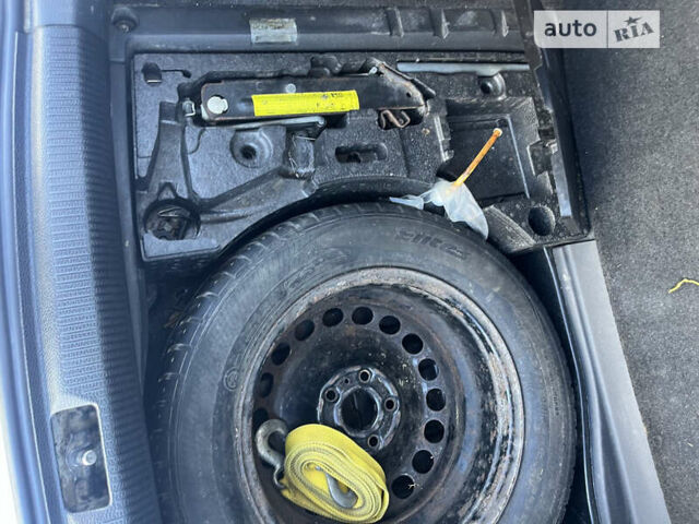 Серый Фольксваген Пассат, объемом двигателя 1.9 л и пробегом 300 тыс. км за 5000 $, фото 10 на Automoto.ua