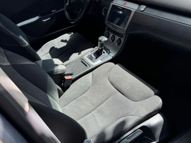 Серый Фольксваген Пассат, объемом двигателя 2 л и пробегом 428 тыс. км за 6100 $, фото 6 на Automoto.ua