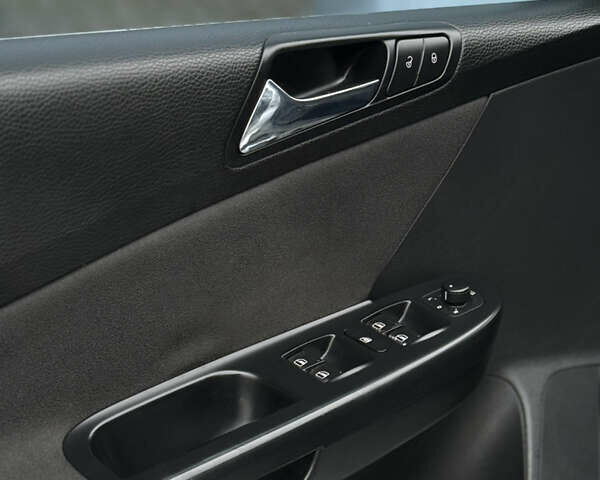 Серый Фольксваген Пассат, объемом двигателя 1.98 л и пробегом 251 тыс. км за 5650 $, фото 12 на Automoto.ua