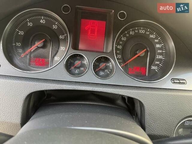 Серый Фольксваген Пассат, объемом двигателя 1.6 л и пробегом 238 тыс. км за 5200 $, фото 12 на Automoto.ua