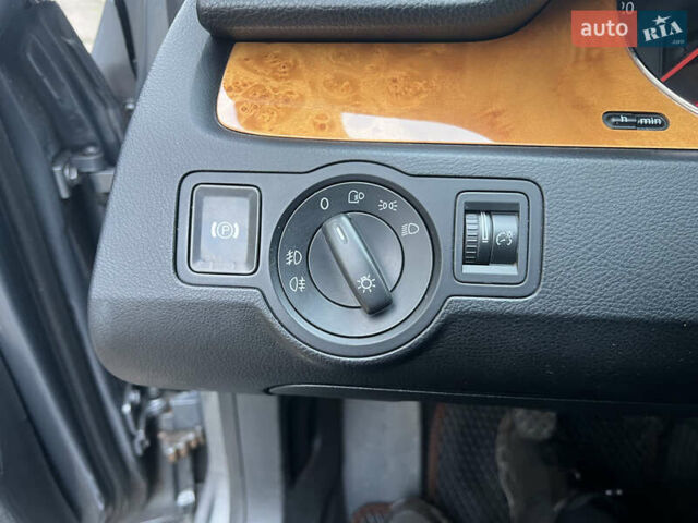 Серый Фольксваген Пассат, объемом двигателя 1.6 л и пробегом 258 тыс. км за 5900 $, фото 13 на Automoto.ua