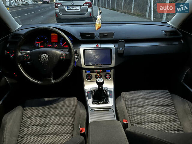 Сірий Фольксваген Пассат, об'ємом двигуна 1.9 л та пробігом 348 тис. км за 4650 $, фото 31 на Automoto.ua