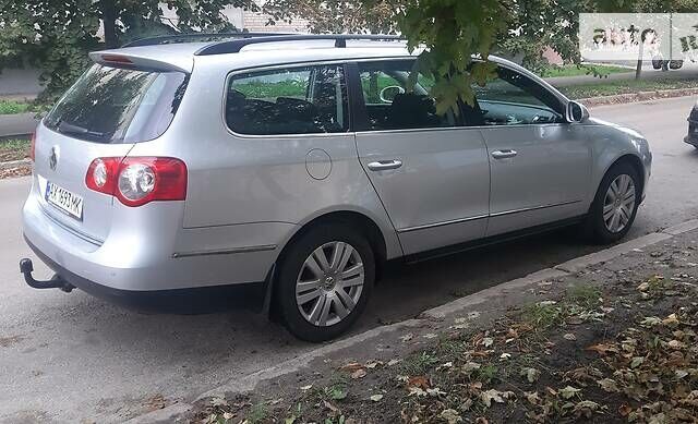 Серый Фольксваген Пассат, объемом двигателя 1.6 л и пробегом 165 тыс. км за 6500 $, фото 4 на Automoto.ua