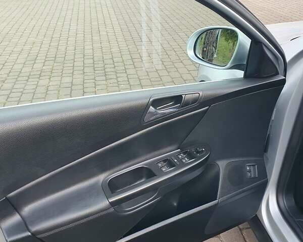 Сірий Фольксваген Пассат, об'ємом двигуна 1.6 л та пробігом 212 тис. км за 5900 $, фото 30 на Automoto.ua