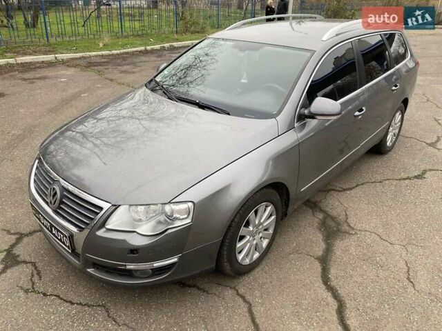 Серый Фольксваген Пассат, объемом двигателя 1.6 л и пробегом 258 тыс. км за 6500 $, фото 4 на Automoto.ua