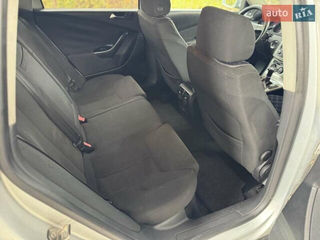 Сірий Фольксваген Пассат, об'ємом двигуна 2 л та пробігом 380 тис. км за 4999 $, фото 16 на Automoto.ua
