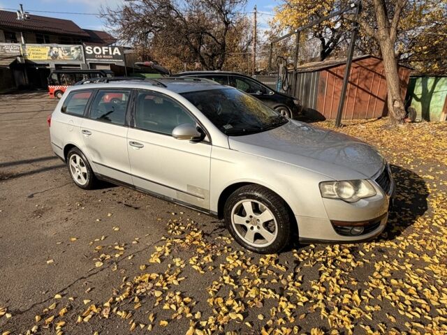 Сірий Фольксваген Пассат, об'ємом двигуна 2 л та пробігом 300 тис. км за 2800 $, фото 8 на Automoto.ua