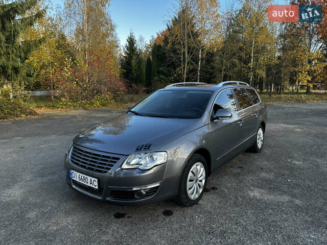 Серый Фольксваген Пассат, объемом двигателя 2 л и пробегом 260 тыс. км за 6500 $, фото 1 на Automoto.ua