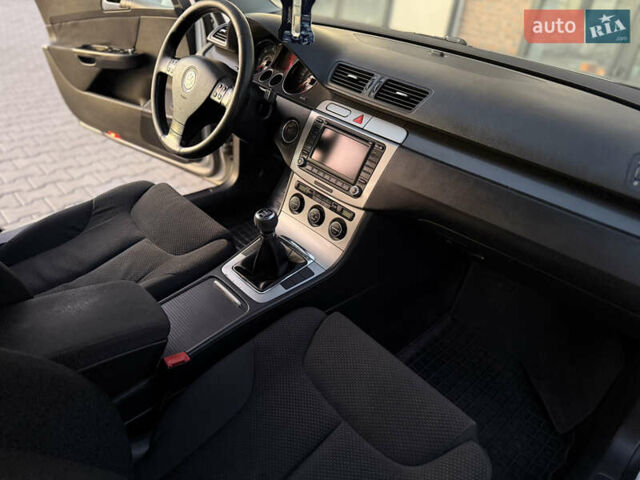 Серый Фольксваген Пассат, объемом двигателя 2 л и пробегом 340 тыс. км за 5500 $, фото 20 на Automoto.ua