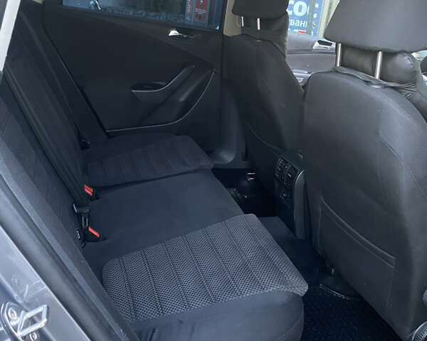 Серый Фольксваген Пассат, объемом двигателя 2 л и пробегом 245 тыс. км за 5600 $, фото 15 на Automoto.ua