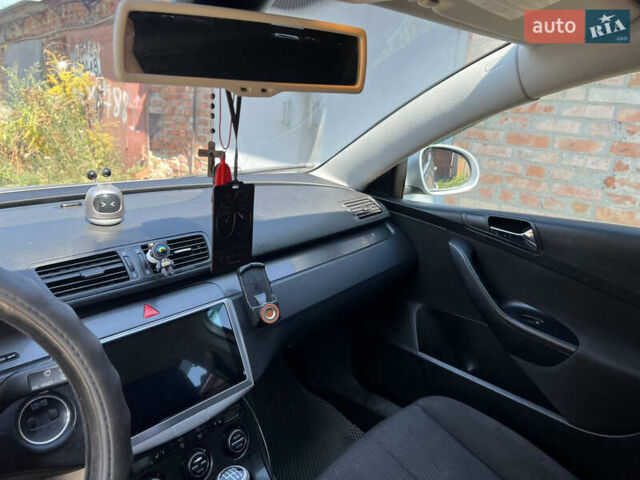 Сірий Фольксваген Пассат, об'ємом двигуна 1.6 л та пробігом 272 тис. км за 5500 $, фото 28 на Automoto.ua