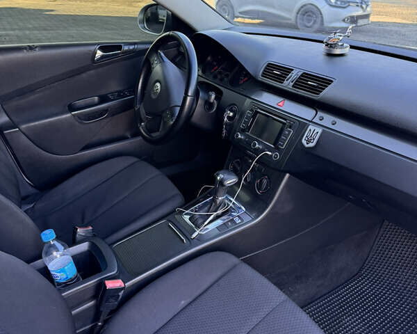 Серый Фольксваген Пассат, объемом двигателя 1.97 л и пробегом 378 тыс. км за 5999 $, фото 18 на Automoto.ua