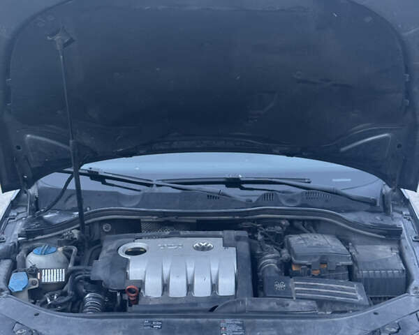 Серый Фольксваген Пассат, объемом двигателя 2 л и пробегом 300 тыс. км за 6500 $, фото 9 на Automoto.ua