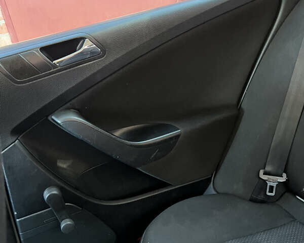 Сірий Фольксваген Пассат, об'ємом двигуна 1.6 л та пробігом 272 тис. км за 5500 $, фото 30 на Automoto.ua