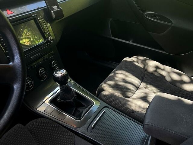 Сірий Фольксваген Пассат, об'ємом двигуна 1.9 л та пробігом 280 тис. км за 2800 $, фото 4 на Automoto.ua