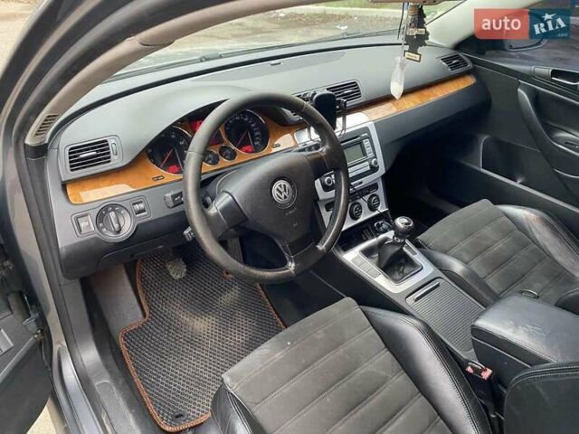 Серый Фольксваген Пассат, объемом двигателя 1.6 л и пробегом 258 тыс. км за 6500 $, фото 20 на Automoto.ua