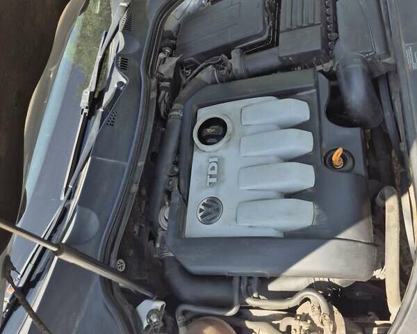 Серый Фольксваген Пассат, объемом двигателя 1.9 л и пробегом 300 тыс. км за 5300 $, фото 16 на Automoto.ua