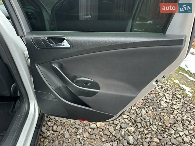 Серый Фольксваген Пассат, объемом двигателя 1.9 л и пробегом 348 тыс. км за 4400 $, фото 22 на Automoto.ua