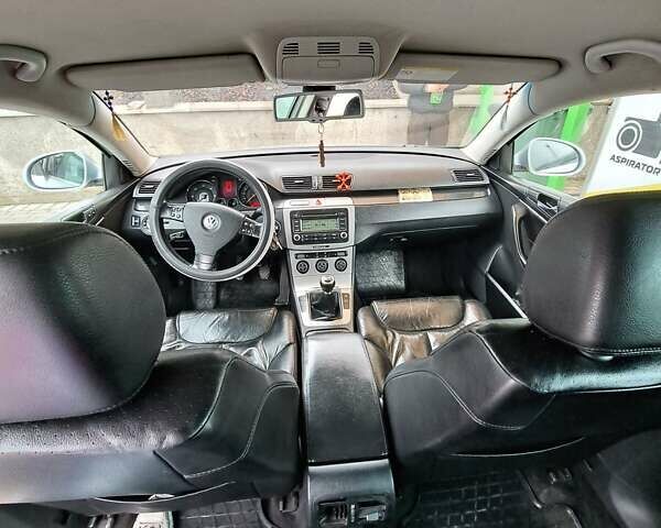 Серый Фольксваген Пассат, объемом двигателя 2 л и пробегом 292 тыс. км за 7000 $, фото 9 на Automoto.ua