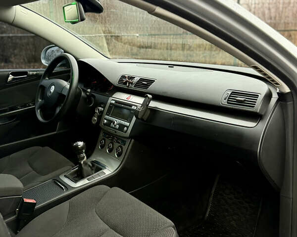 Серый Фольксваген Пассат, объемом двигателя 1.98 л и пробегом 251 тыс. км за 5650 $, фото 24 на Automoto.ua