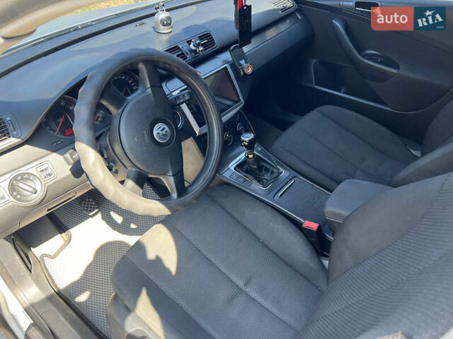 Сірий Фольксваген Пассат, об'ємом двигуна 1.6 л та пробігом 272 тис. км за 5500 $, фото 27 на Automoto.ua